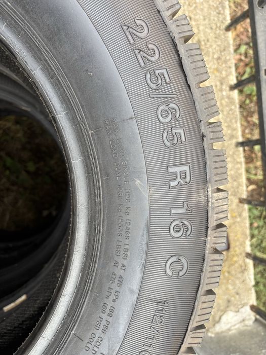 4 броя зимни гуми за БУС 225 / 65 / 16 C