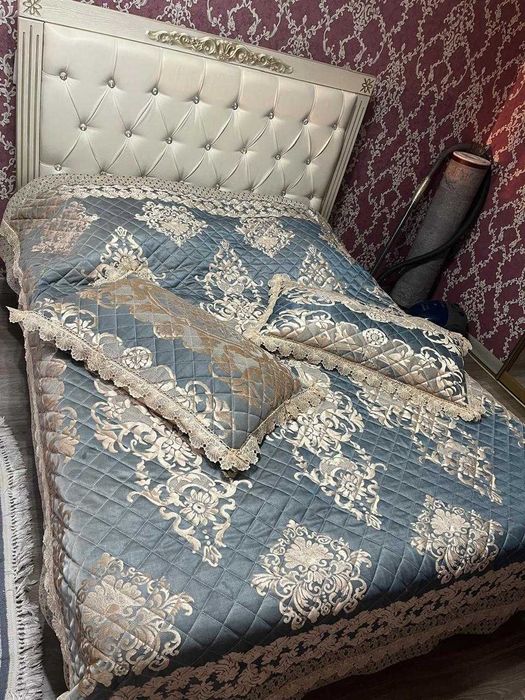Продам кровать с матрасом 140*2м