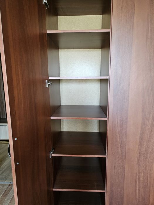 Плательный шкаф с зеркалом