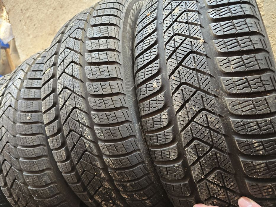 Anvelope 225 55 r18 iarna Pirelli