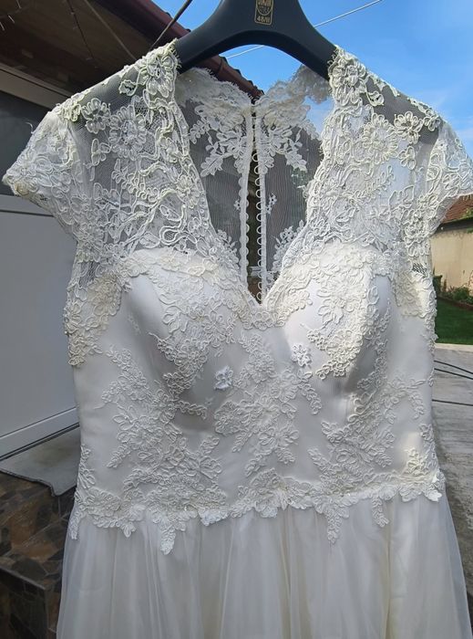 Rochie mireasa culoare ivory