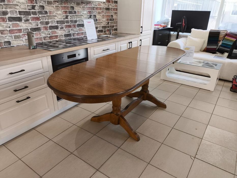 Masa extenzibila din stejar impecabila pret 2000 lei