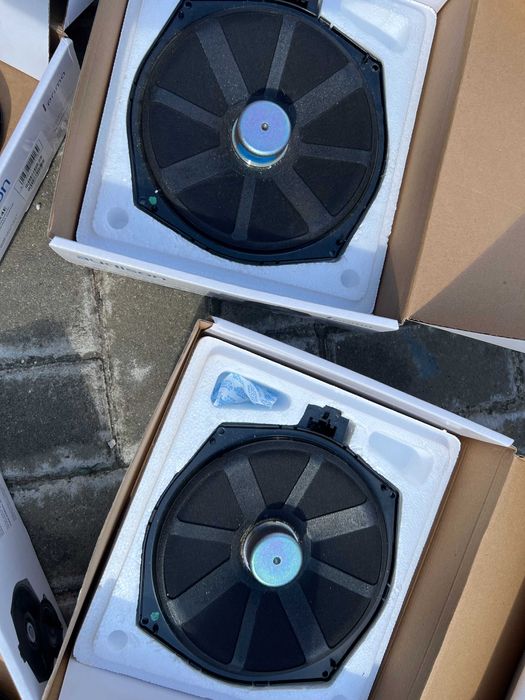 Sistem audio original BMW HiFi S676A-Pachet complet: Amplificator + Boxe