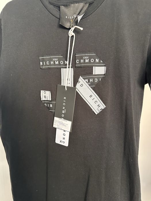 Нова! John Richmond