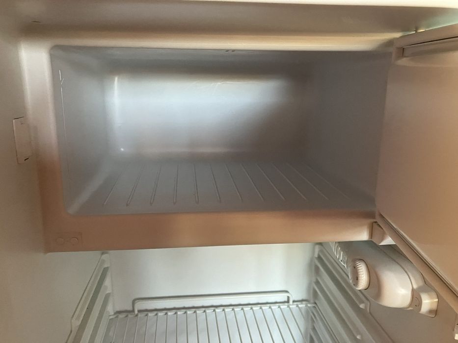 Продавам хладилник