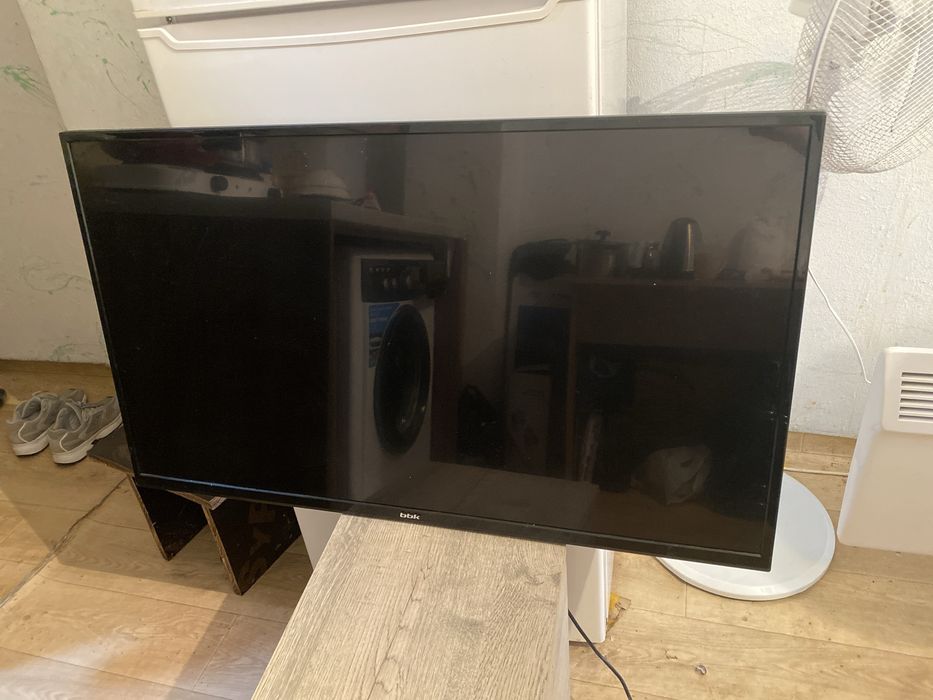 Спочно продаем телевизор LED