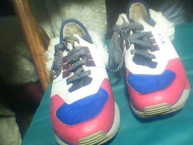 Продава дамски маратонки № 40