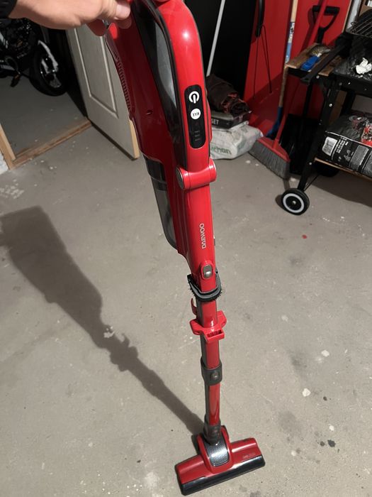 Aspirator vertical cu acumulator Daewoo