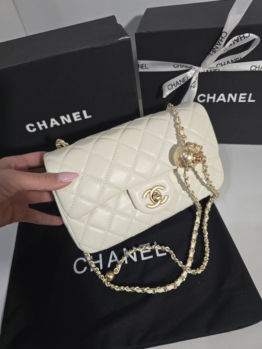 Налична чанта Chanel Flap Bag