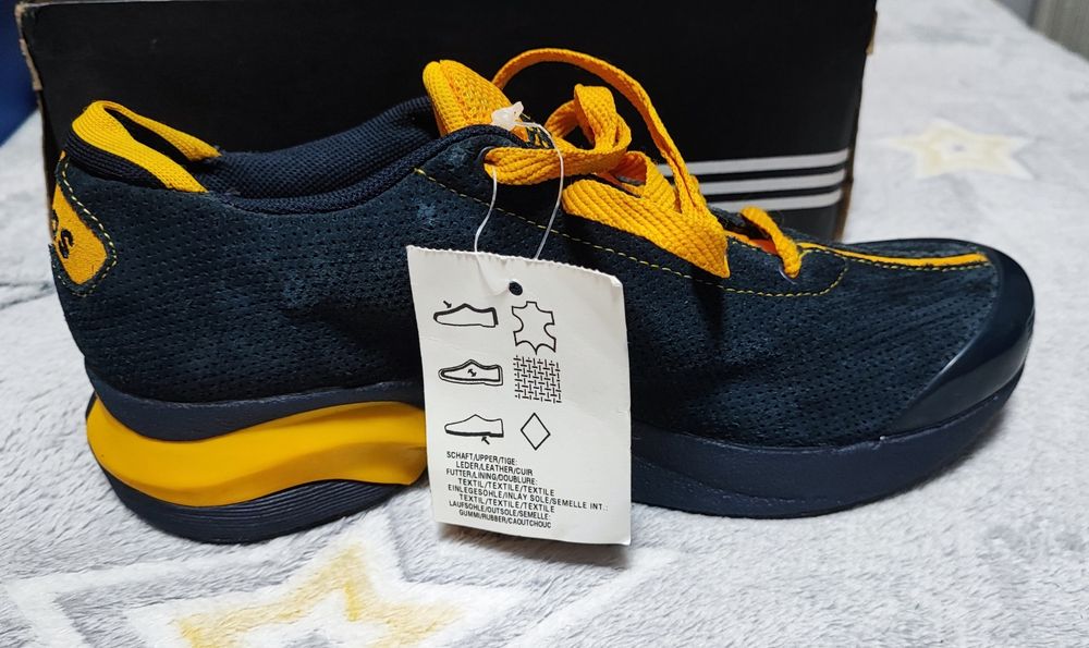 Model unic!Pantofi sport originali Adidas Endor Suede.