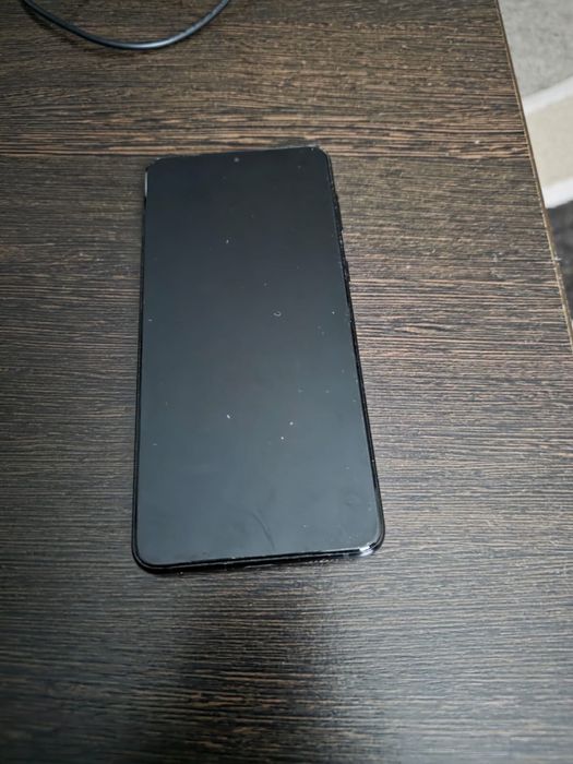 Продам Samsung Galaxy S21 Plus