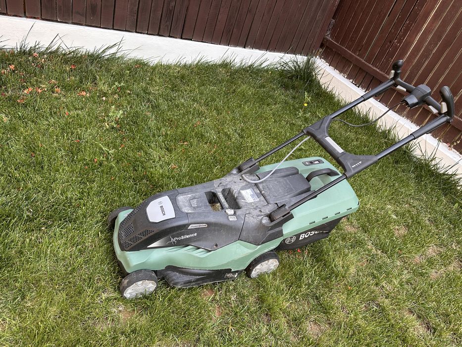 Masina de tuns Iarba bosch advabced rotak 650