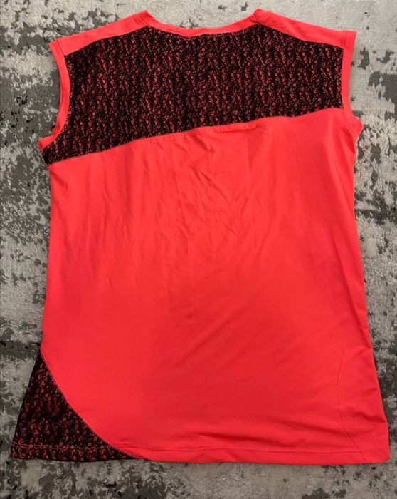 Спортивная футболка