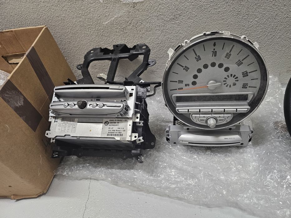 Волан, радио и километраж за Mini Cooper R56