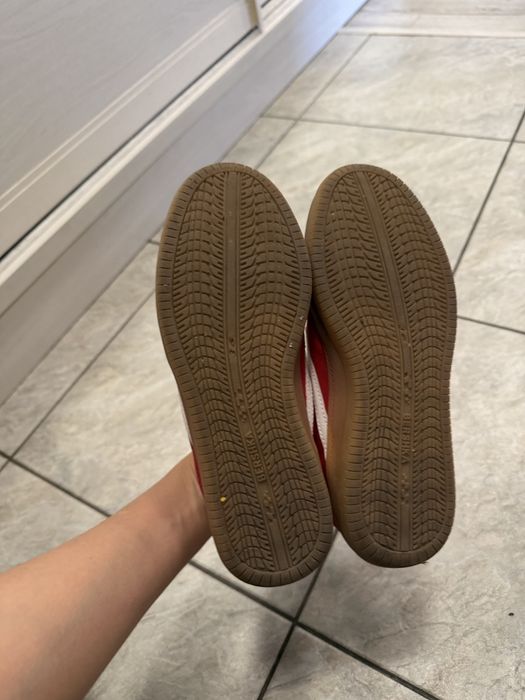 Кроссовки женские