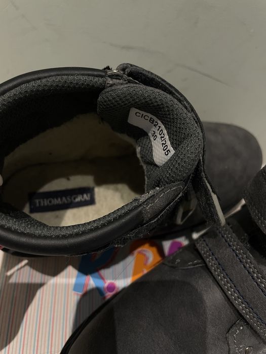 Продам фирменные ботинки