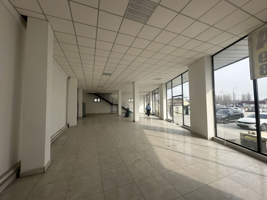 Сдам помещение Сергели Машина базар 300м2