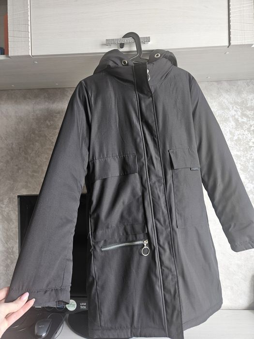 Продам куртку женскую