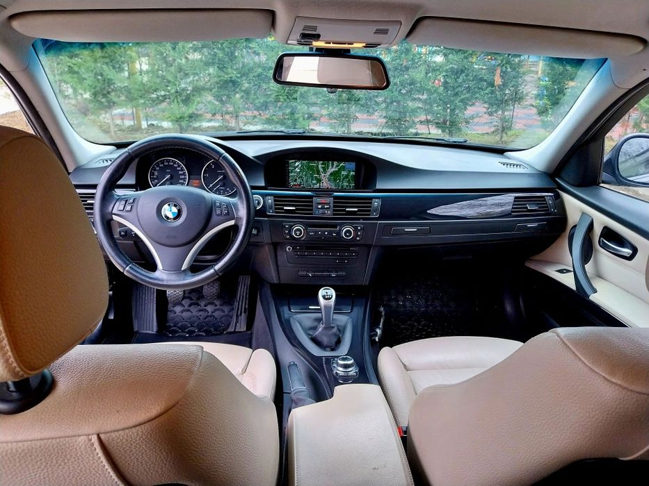 Vând BMW e90 An 2011