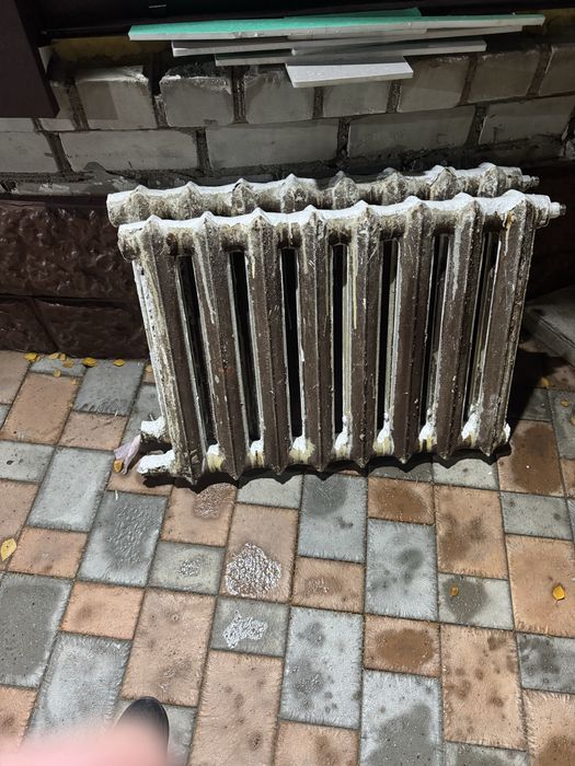 Продам чугунные батареи