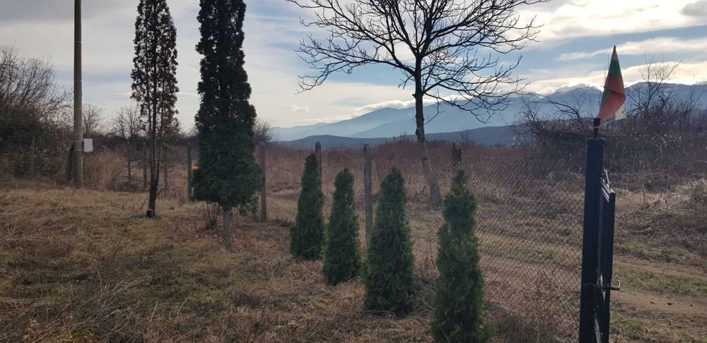 Парцел с прекрасна гледка към планитата