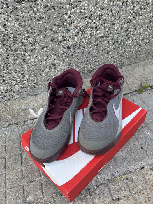 Оригинални детски маратонки Nike Team Hustle D 10 (Размер [36])