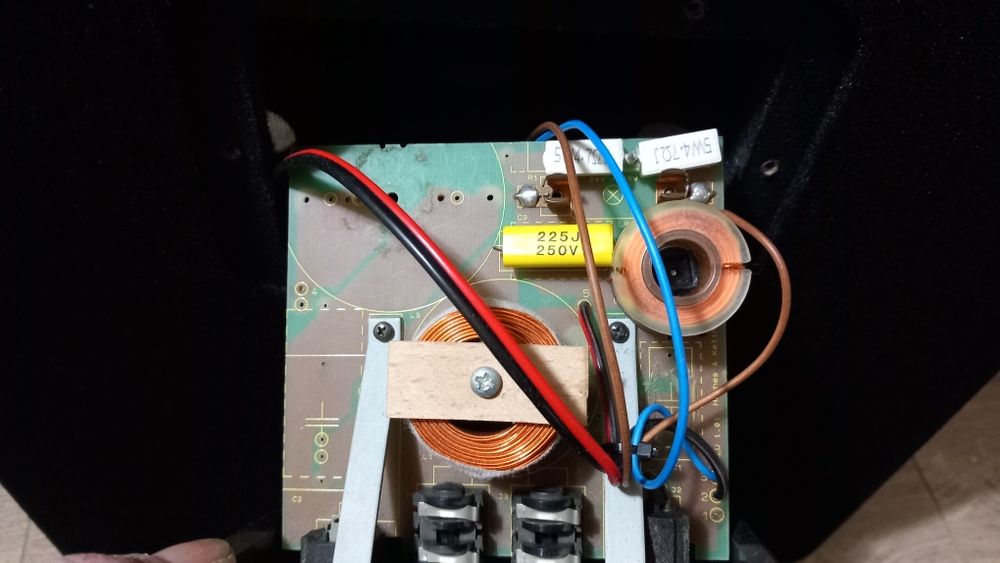 Vlnd doua incinte pe 15" Hk.inpecabile .fara difuzoare bass și drivere