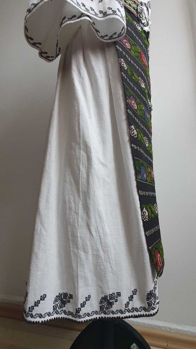 REDUCERE PRET 25%! Costum popular/ie/camasa cu poala, catrinte/fote/so