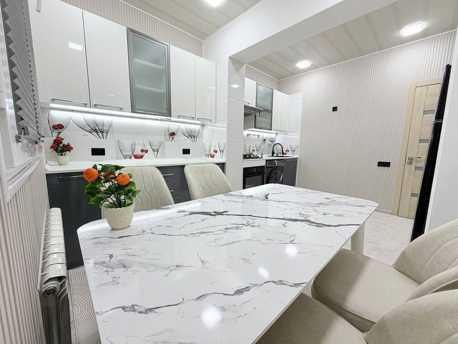 UCHTEPA 2 xona 3xona qilingan kvartira SOTILADI. Barcha qulaylik bor.