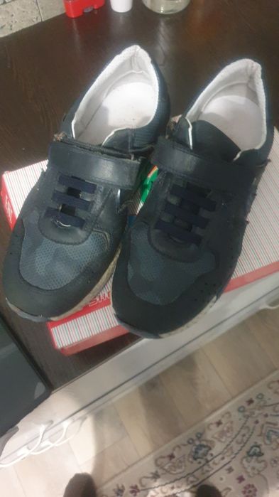 Продам кожаные кроссовки,на мальчика