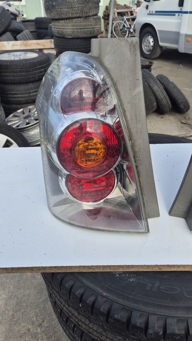 Оригинален Десен  Стоп за Тойота Корола Версо  2004- 2009г