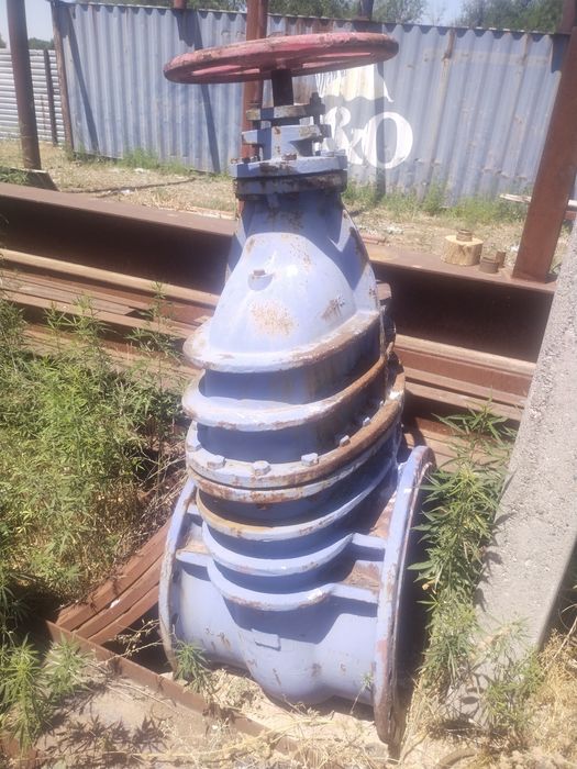 Продам задвижку диаметром 600