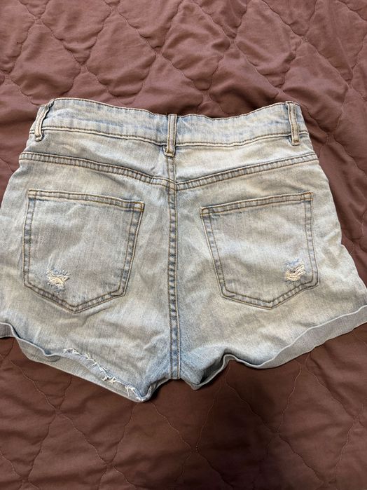 Дрехи по 5-10 лева