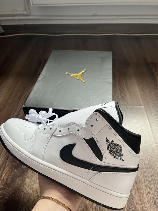 Jordan 1 Mid Reverse Panda 46 Noi in cutie