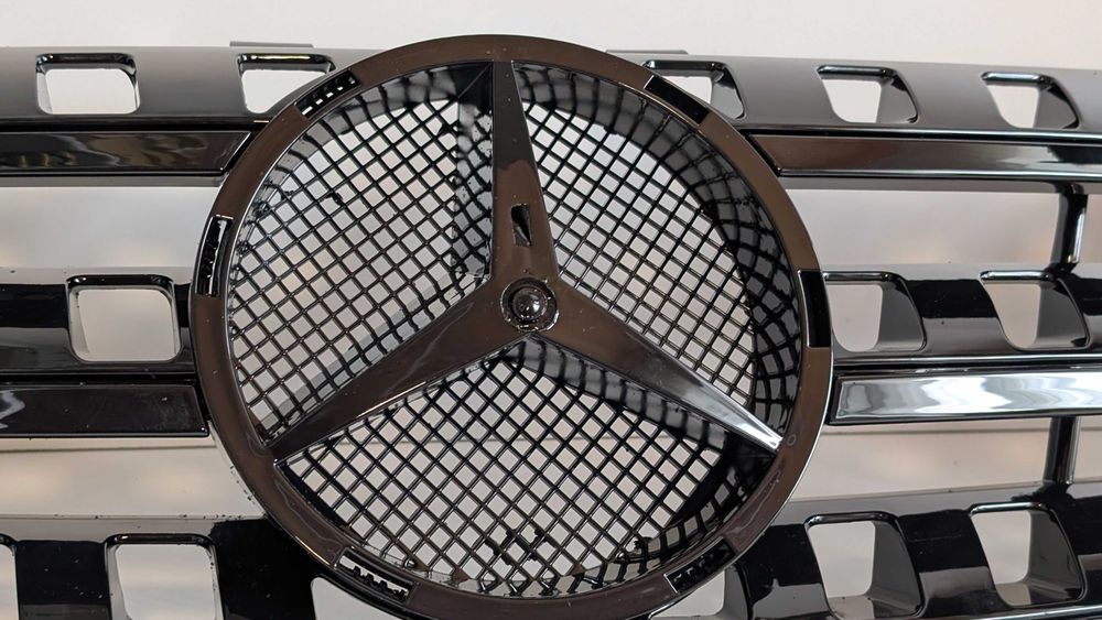 Решетка Мерцедес МЛ 164 Нова черна Mercedes W164 черен гланц 2005-2008