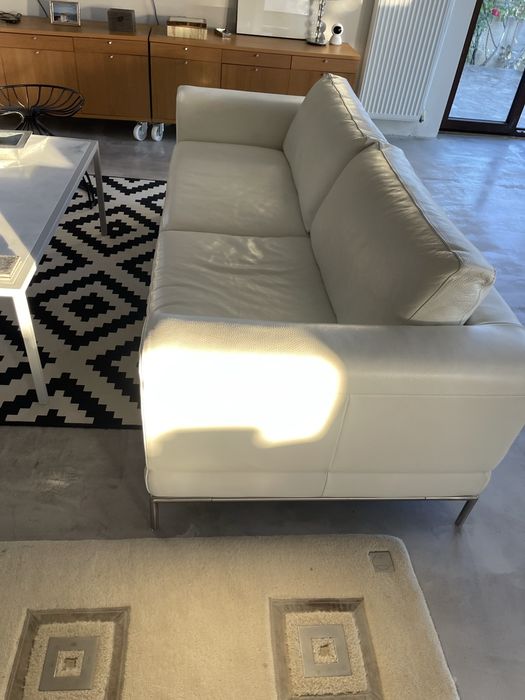 Бели естествена кожа дивани