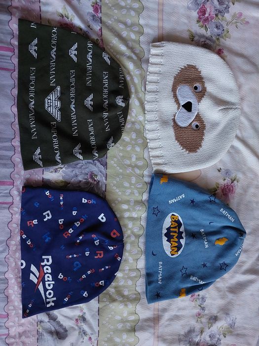 Детские шапки в отличном состоянии.