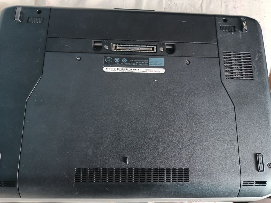 Vând laptop Dell
