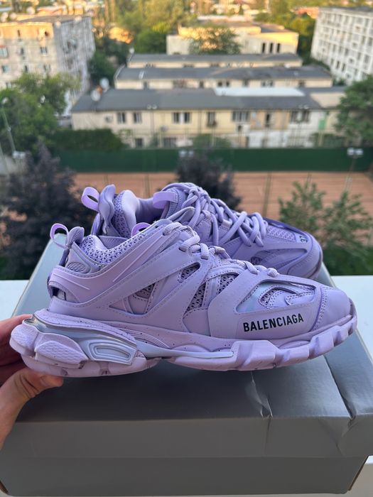 Vând Balenciaga Track