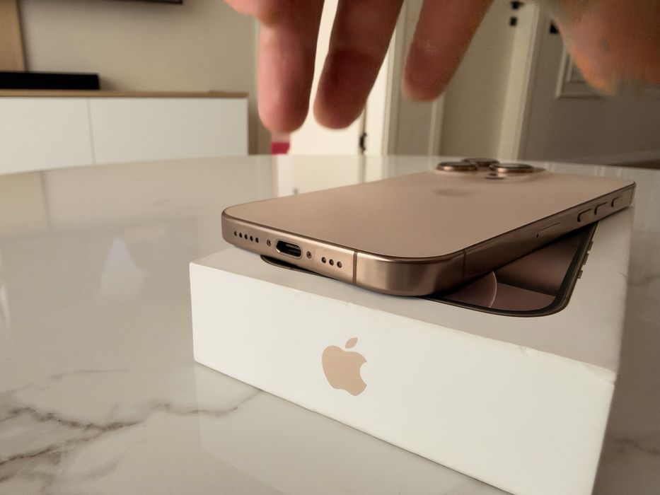 iPhone 16 Pro 256 GB Desert Titanium | 90% батерия | Кутия