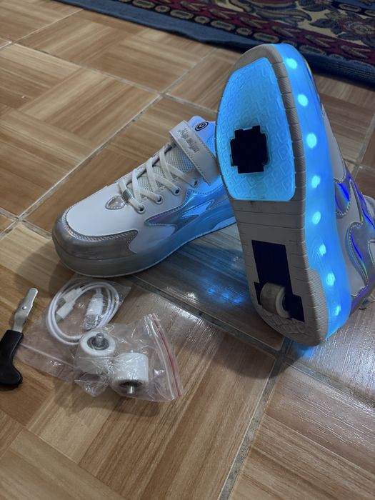 Роликовые кросовки