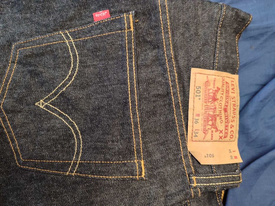 Vând blugi bărbat Levis