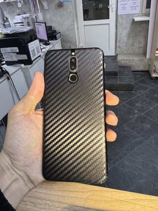 Хуавей mate 10lite/64гига