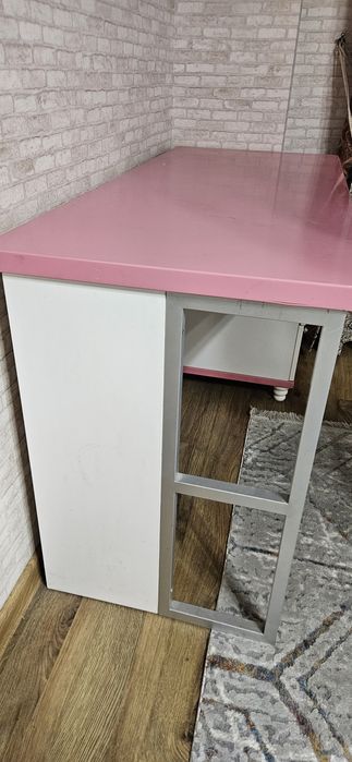 Стол для девочек
