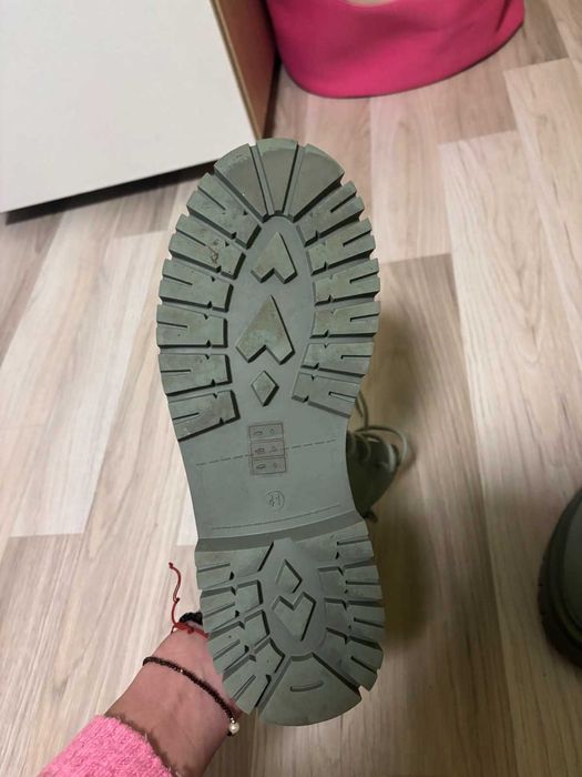 Дамски обувки обувани по веднъж