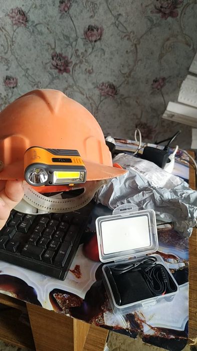 Продам фонарик- прищепка