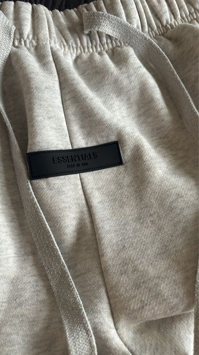 Комплект fear of god essentials с много хубава и удобна материя