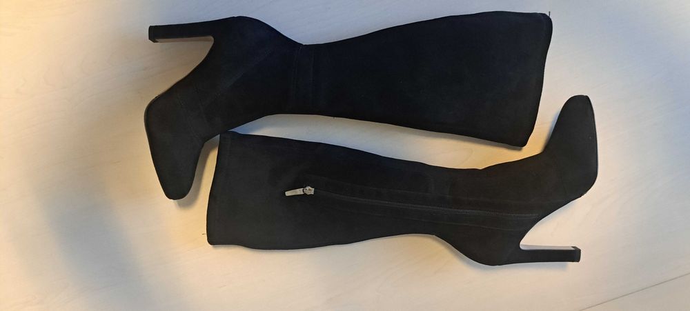 Cizme negre  piele intoarsa marime 38