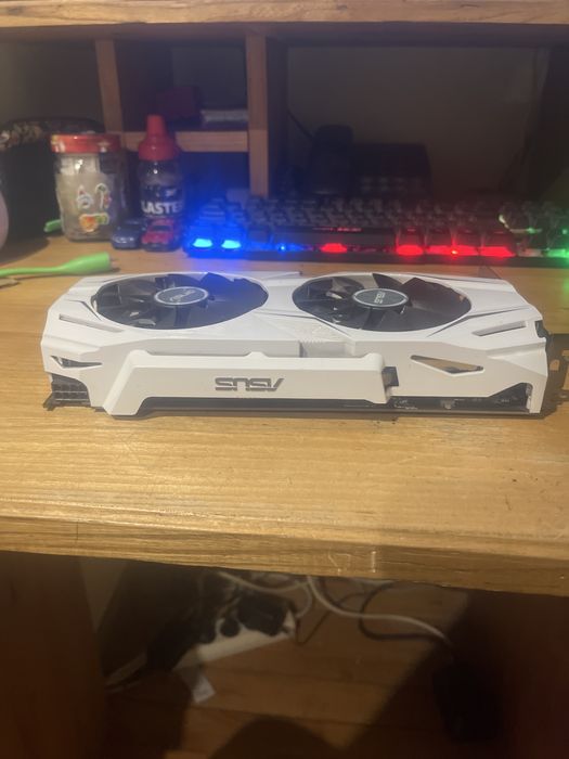 Продавам видео карта