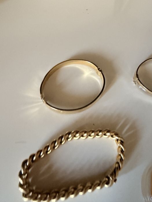 Vand Aur bratara 18 k, lingou de 24 k bratari 14 k preturi 24 k-650 lei, 18 k-550 lei, 14 k 450 lei